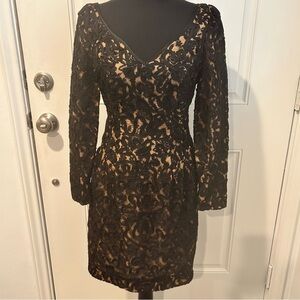 Carmen Marc Valvo Black/Nude Size 4‎